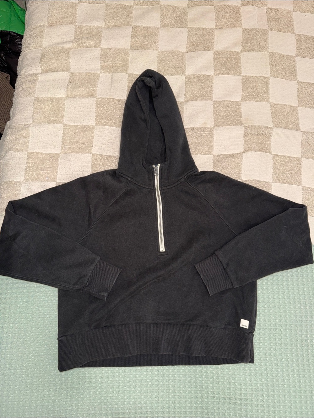 Vuori Restore Half Zip Hoodie size‎ Small